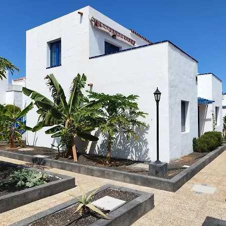 Air-conditioned Flat Casa Freesia 아파트 *